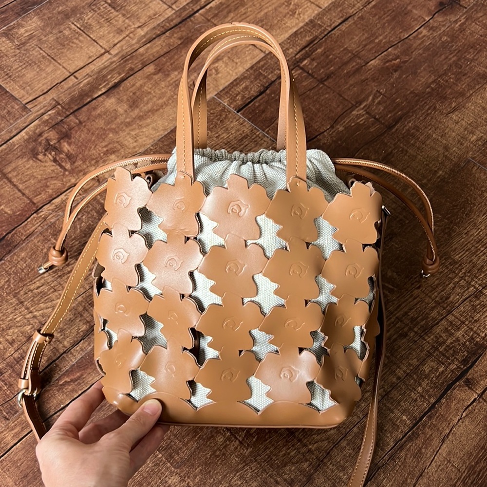 Ted Baker Tan Leather Floral Cutout Crossbody with White Canvas - Picture 5 of 14